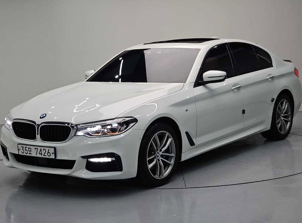 BMW 5시리즈 520d M 스포츠 플러스