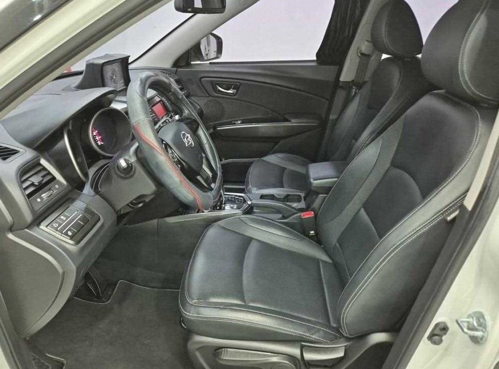 KG모빌리티(쌍용)  티볼리 가솔린 2WD 1.6 VX 사진 11