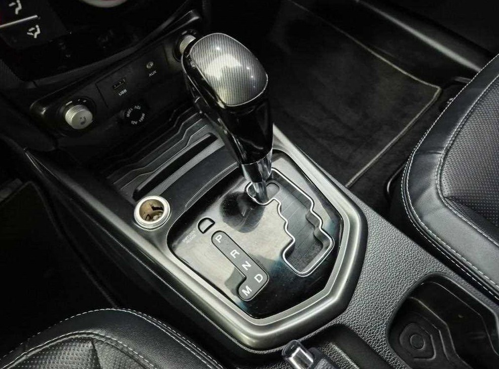 KG모빌리티(쌍용)  티볼리 가솔린 2WD 1.6 VX 사진 8