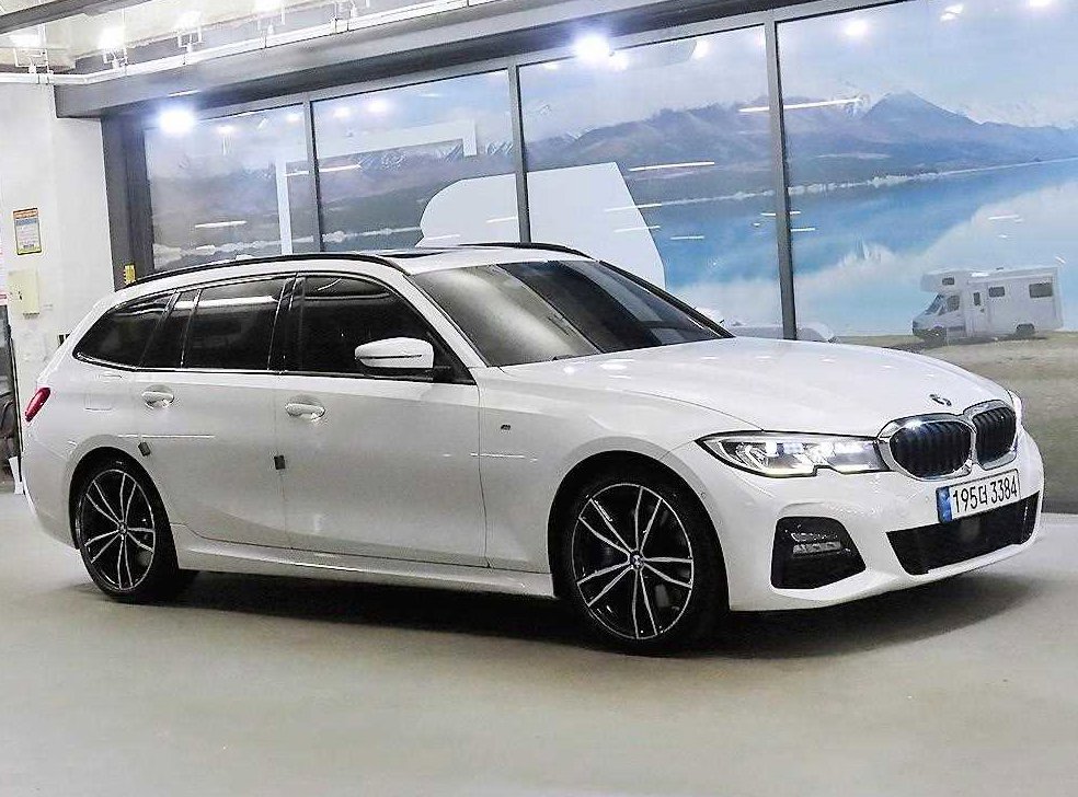 BMW 3시리즈 320i 투어링 M 스포츠