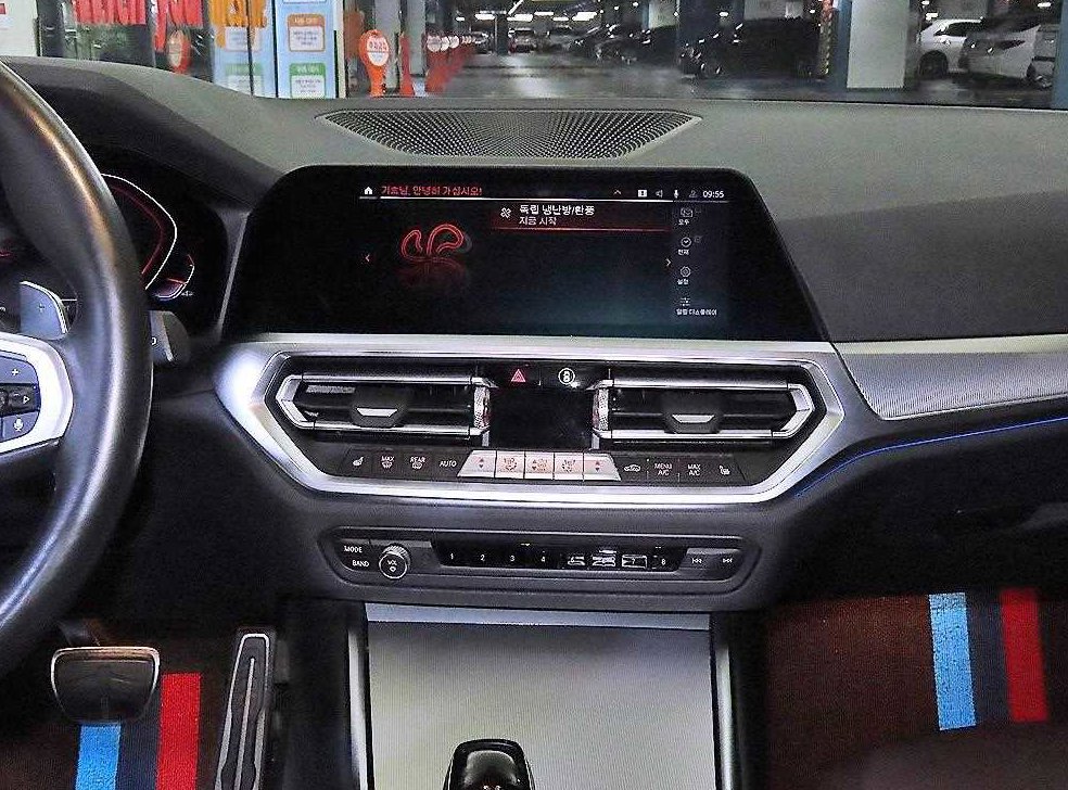 BMW 3시리즈 320i 투어링 M 스포츠 사진 11