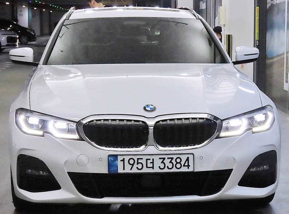BMW 3시리즈 320i 투어링 M 스포츠 사진 2