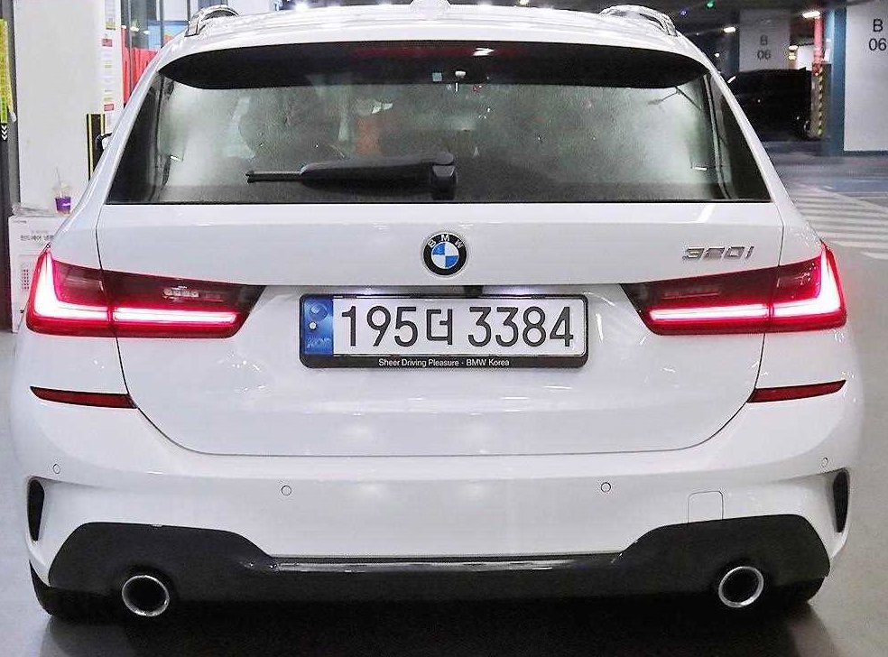 BMW 3시리즈 320i 투어링 M 스포츠 사진 5