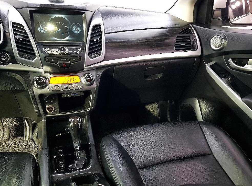 KG모빌리티(쌍용)  코란도 2WD 2.0 RX 사진 10