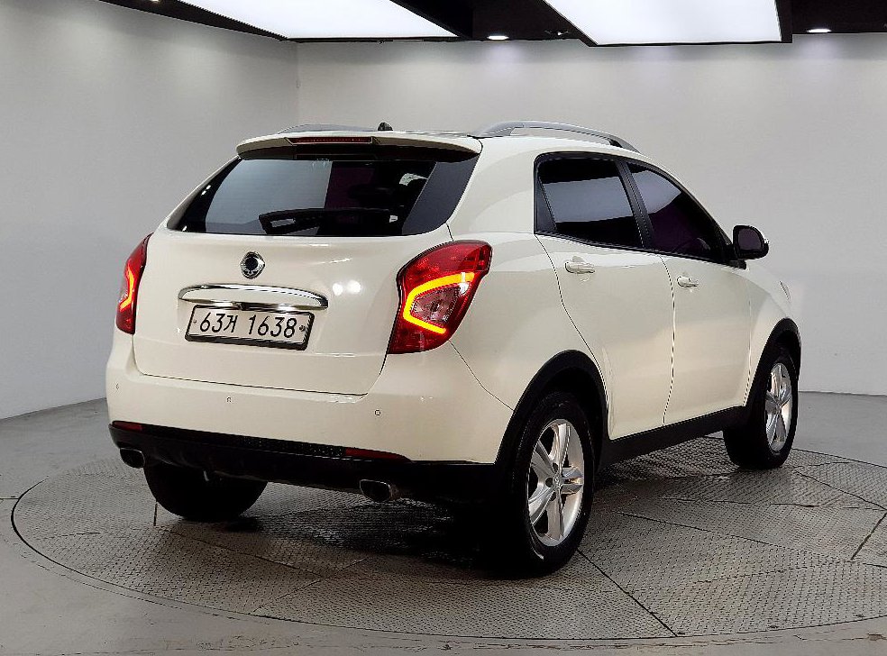 KG모빌리티(쌍용)  코란도 2WD 2.0 RX 사진 4