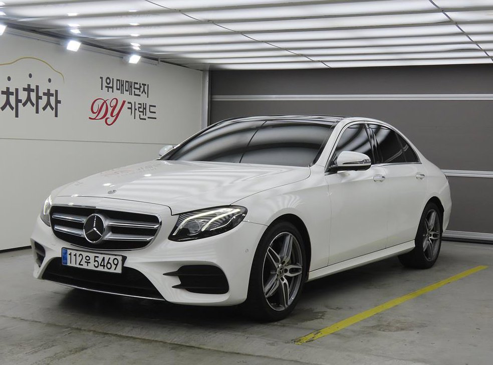 벤츠 E 클래스 E300 4MATIC AMG LINE