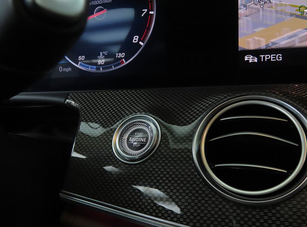 벤츠 E 클래스 E300 4MATIC AMG LINE 사진 13