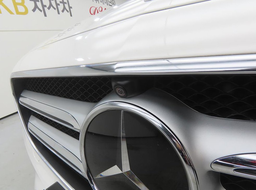 벤츠 E 클래스 E300 4MATIC AMG LINE 사진 15