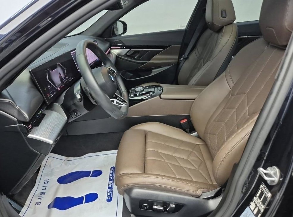 BMW 5시리즈 520i 사진 11