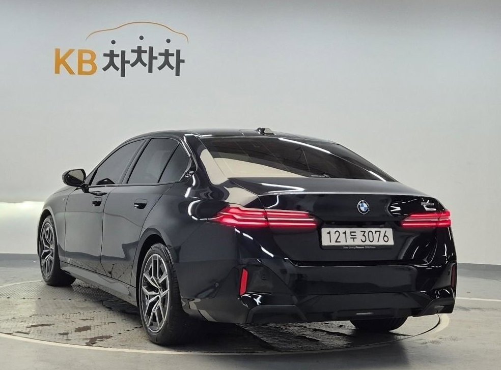 BMW 5시리즈 520i 사진 2