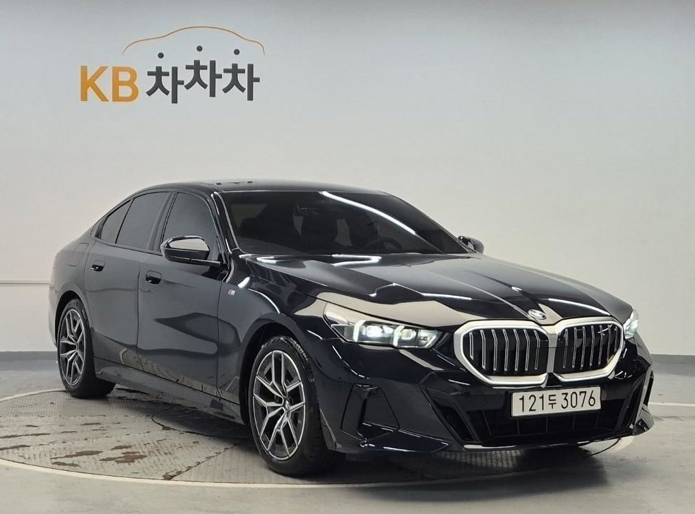 BMW 5시리즈 520i 사진 3