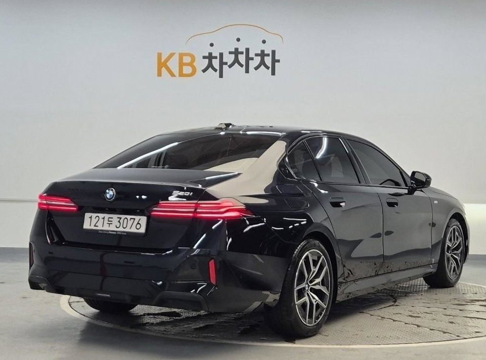 BMW 5시리즈 520i 사진 4
