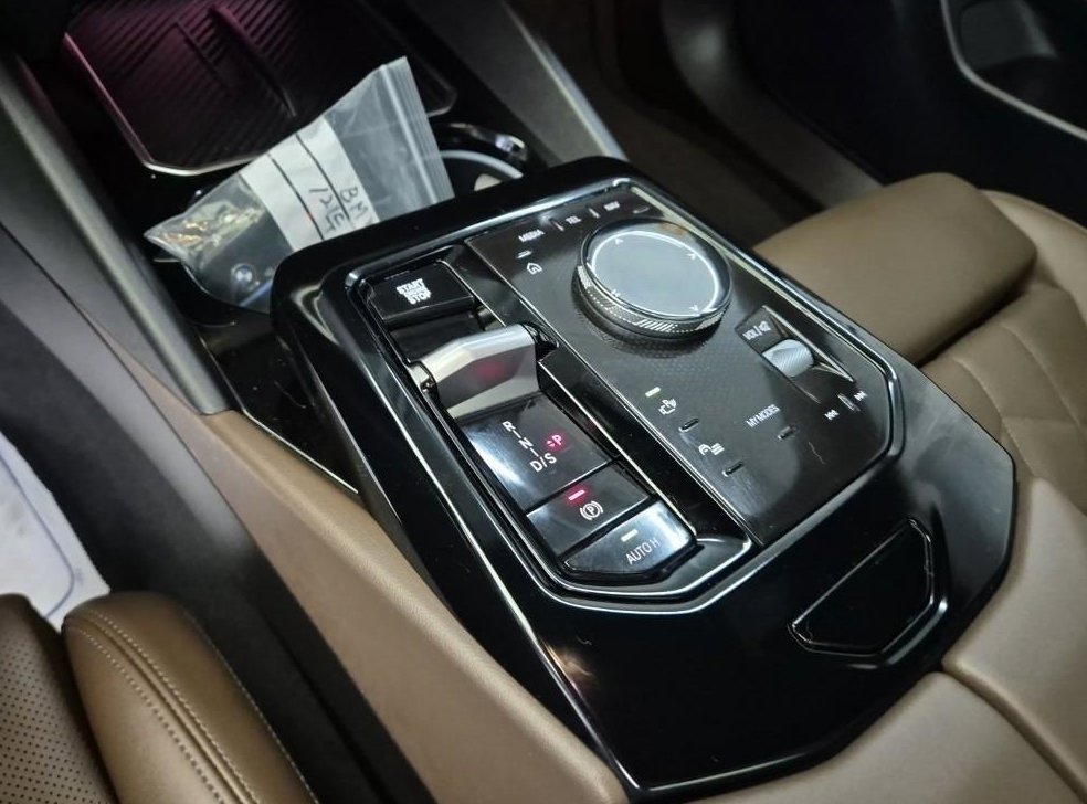 BMW 5시리즈 520i 사진 8