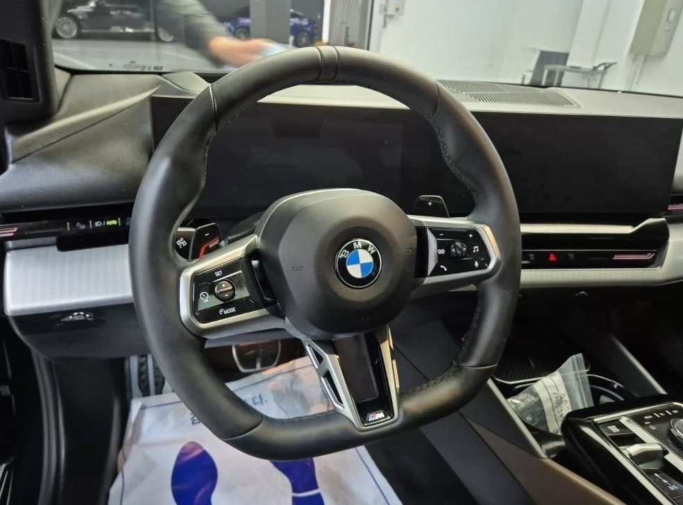 BMW 5시리즈 520i 사진 9