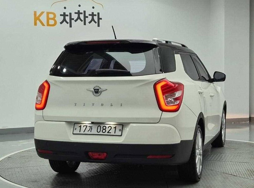 KG모빌리티(쌍용)  티볼리 2WD 디젤 1.6 IX 사진 3