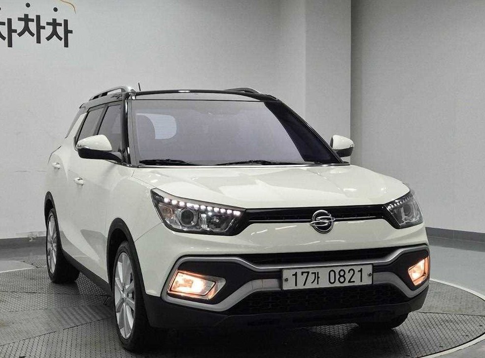 KG모빌리티(쌍용)  티볼리 2WD 디젤 1.6 IX 사진 4