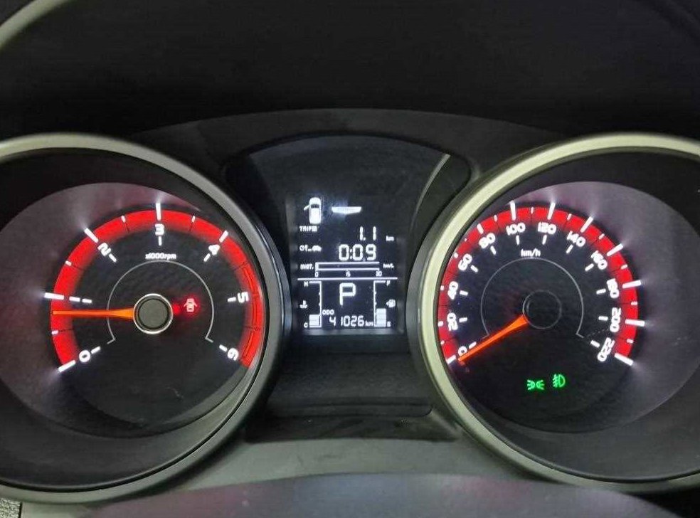 KG모빌리티(쌍용)  티볼리 2WD 디젤 1.6 IX 사진 6