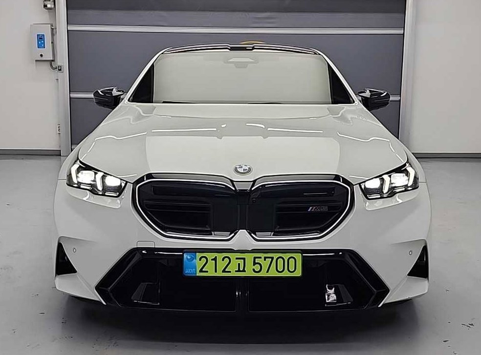 BMW 5시리즈 M5 세단 사진 2