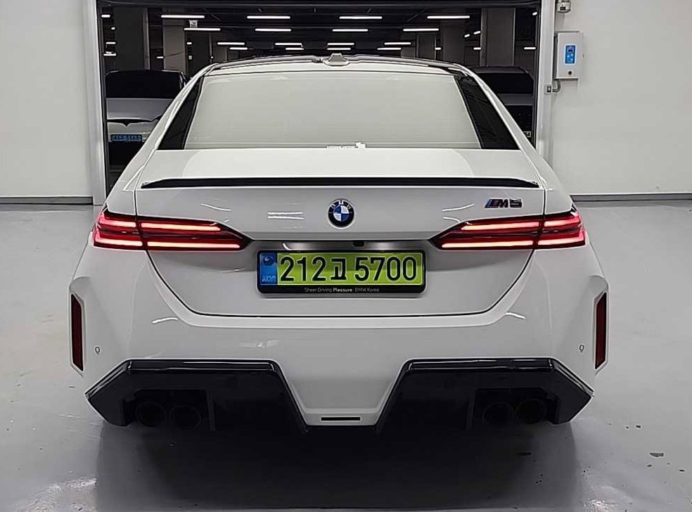 BMW 5시리즈 M5 세단 사진 3