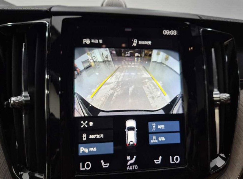 볼보 XC60 D5 AWD 모멘텀 사진 15