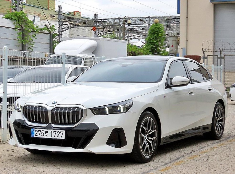 BMW 5시리즈 520i 사진 2