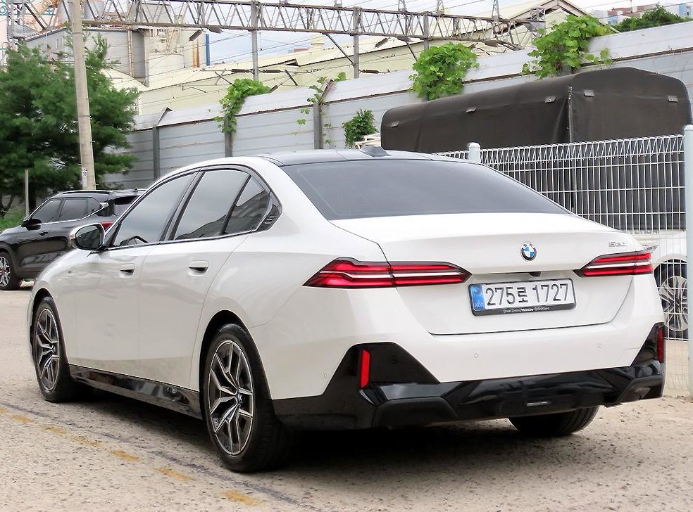 BMW 5시리즈 520i 사진 3