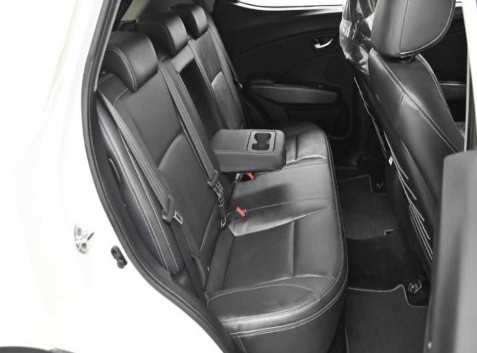 KG모빌리티(쌍용)  티볼리 가솔린 2WD 1.6 LX 사진 12