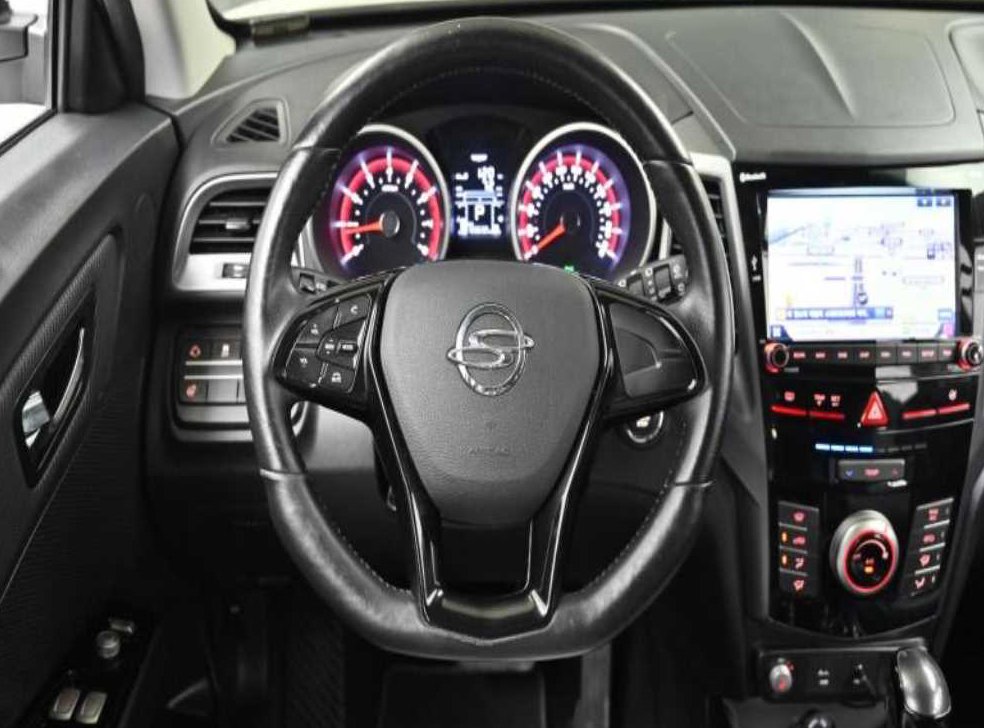 KG모빌리티(쌍용)  티볼리 가솔린 2WD 1.6 LX 사진 13