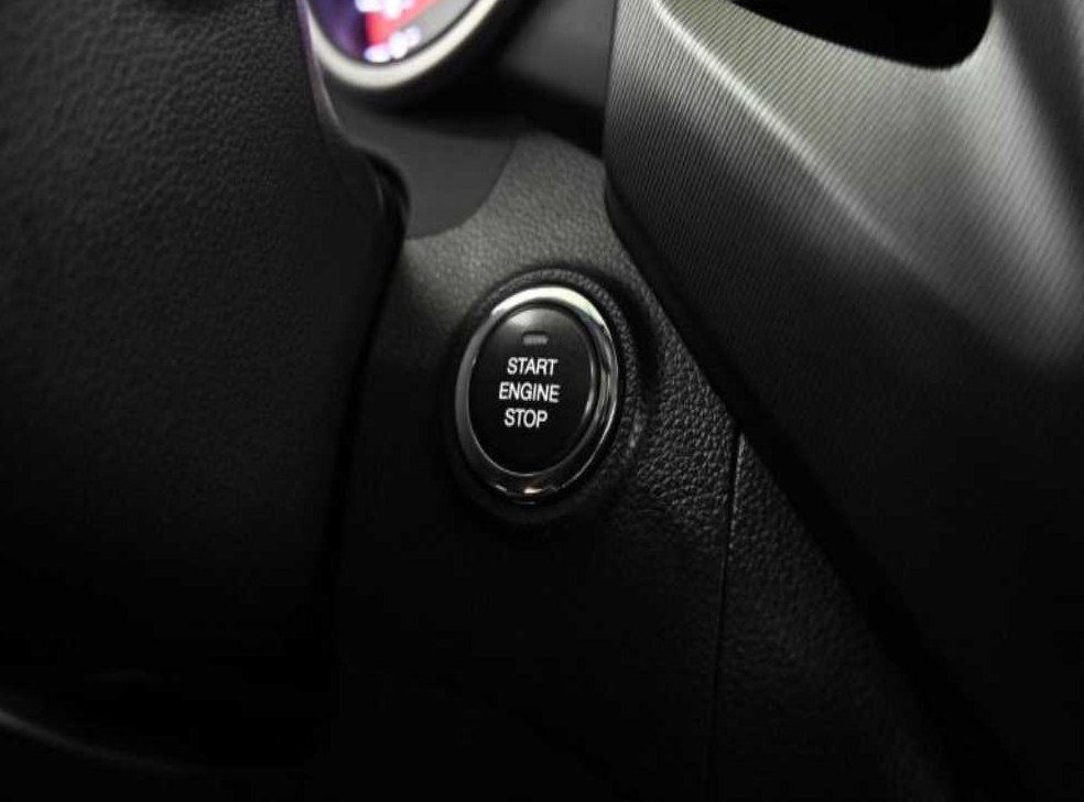 KG모빌리티(쌍용)  티볼리 가솔린 2WD 1.6 LX 사진 17