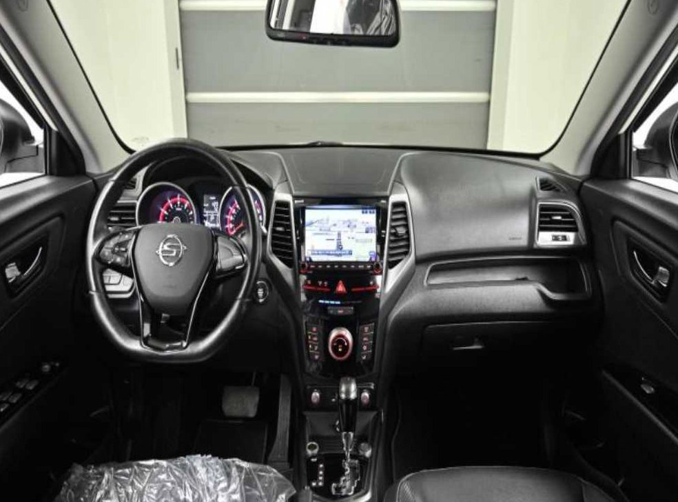 KG모빌리티(쌍용)  티볼리 가솔린 2WD 1.6 LX 사진 7