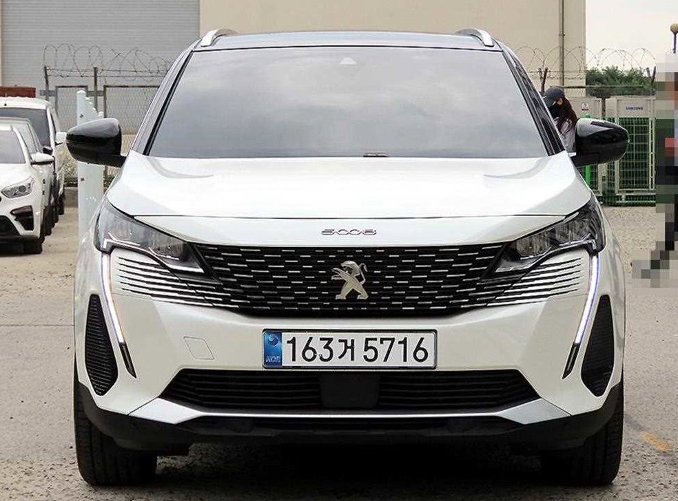 푸조 5008 1.2 Pure Tech GT 사진 2