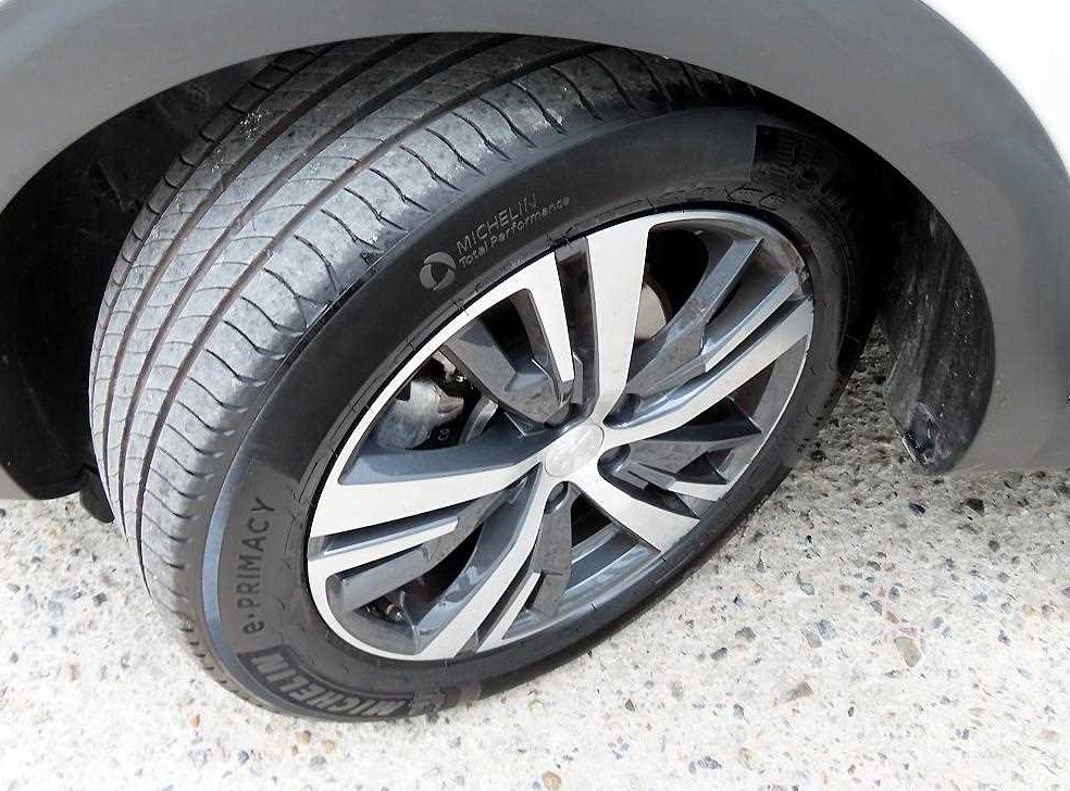 푸조 5008 1.2 Pure Tech GT 사진 20