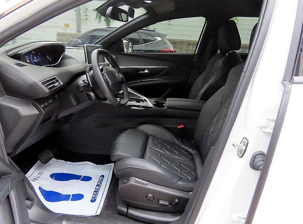 푸조 5008 1.2 Pure Tech GT 사진 5