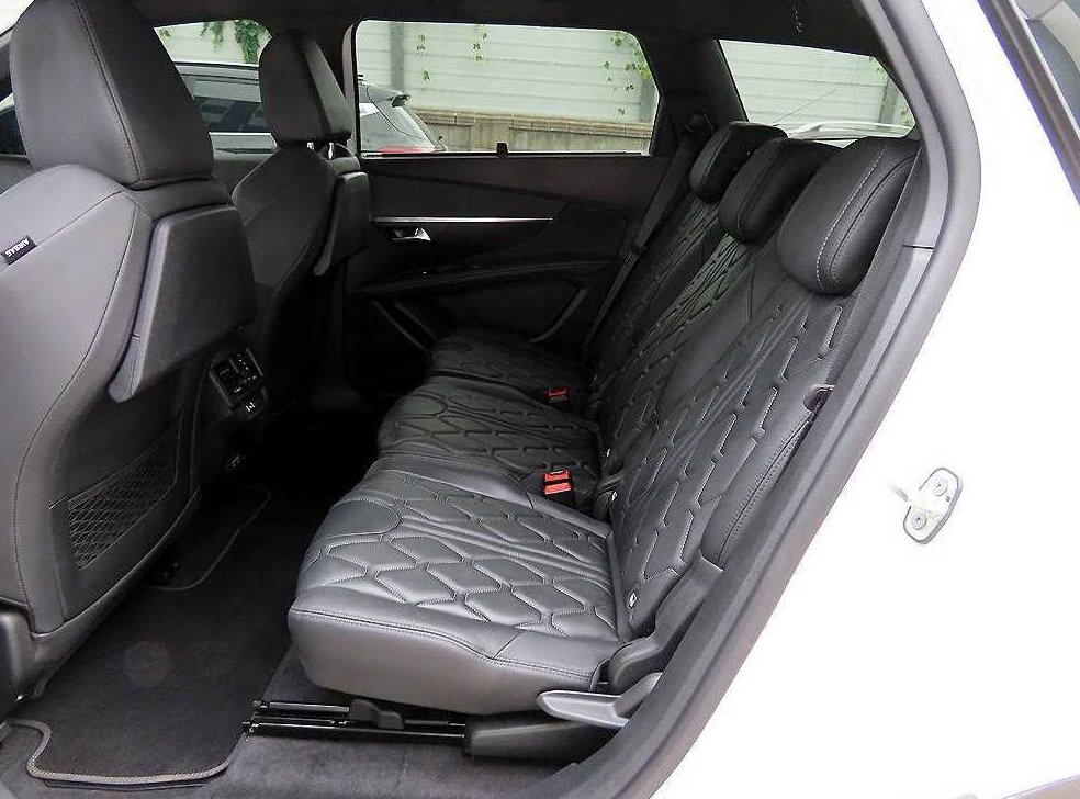 푸조 5008 1.2 Pure Tech GT 사진 6