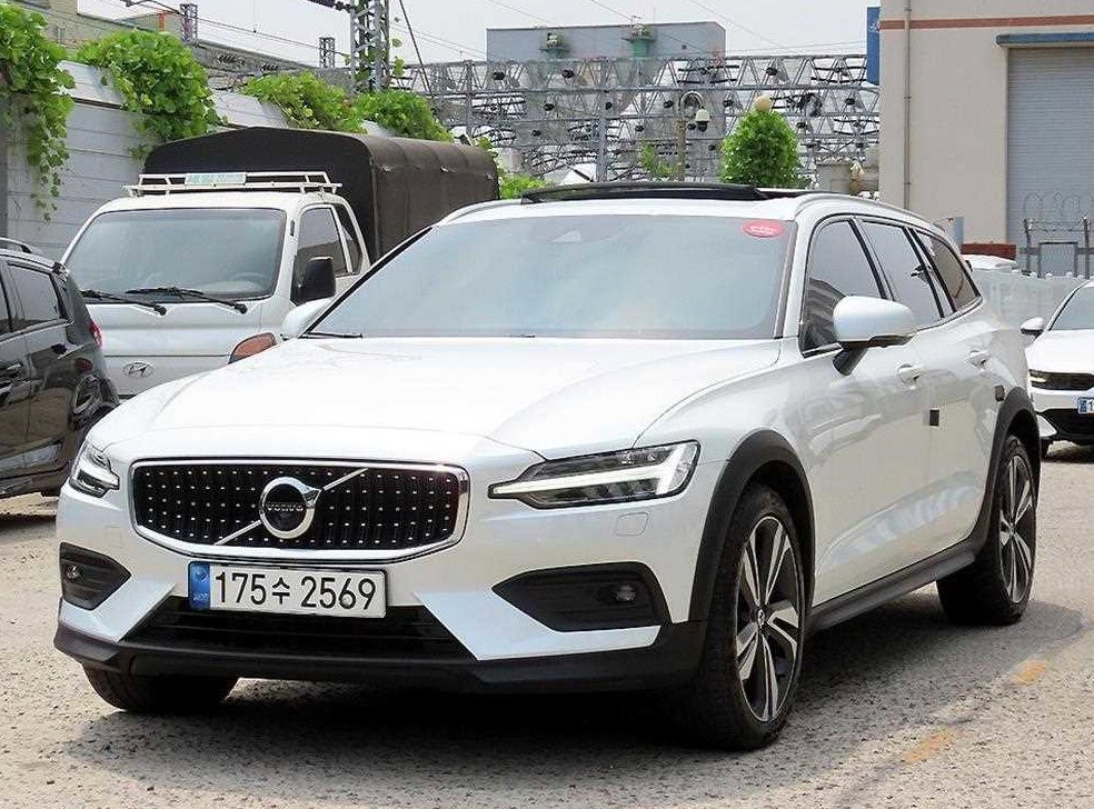 볼보 V60 2.0 B5 프로 AWD