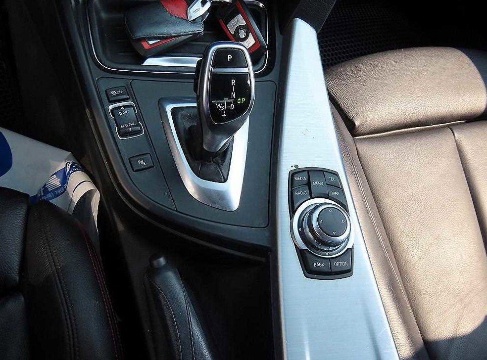 BMW 3시리즈 320d 사진 11