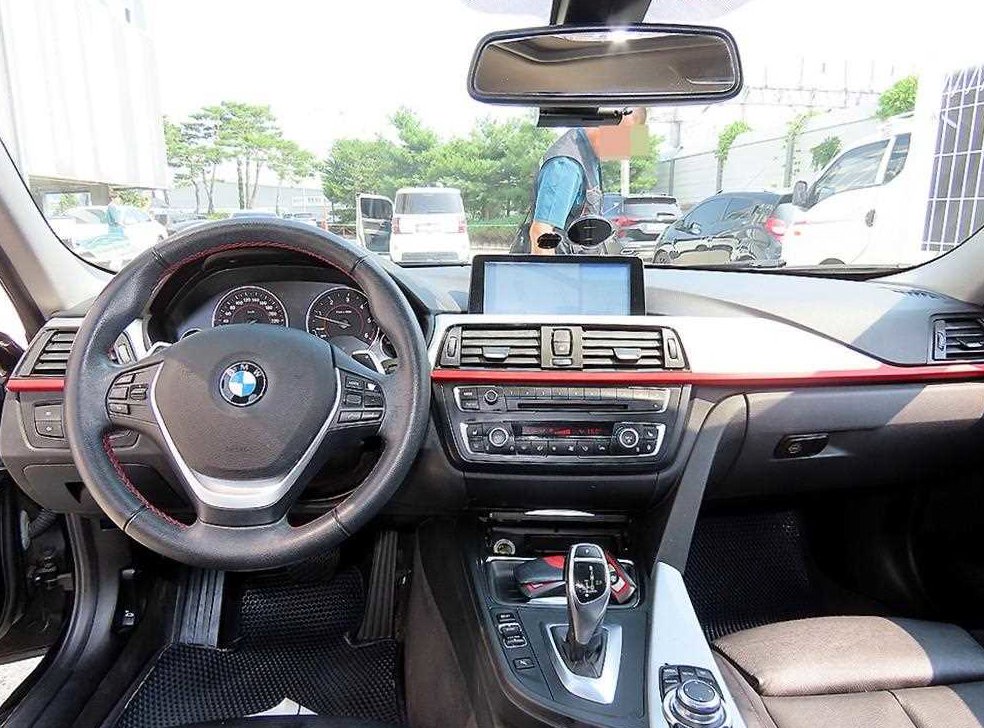BMW 3시리즈 320d 사진 7