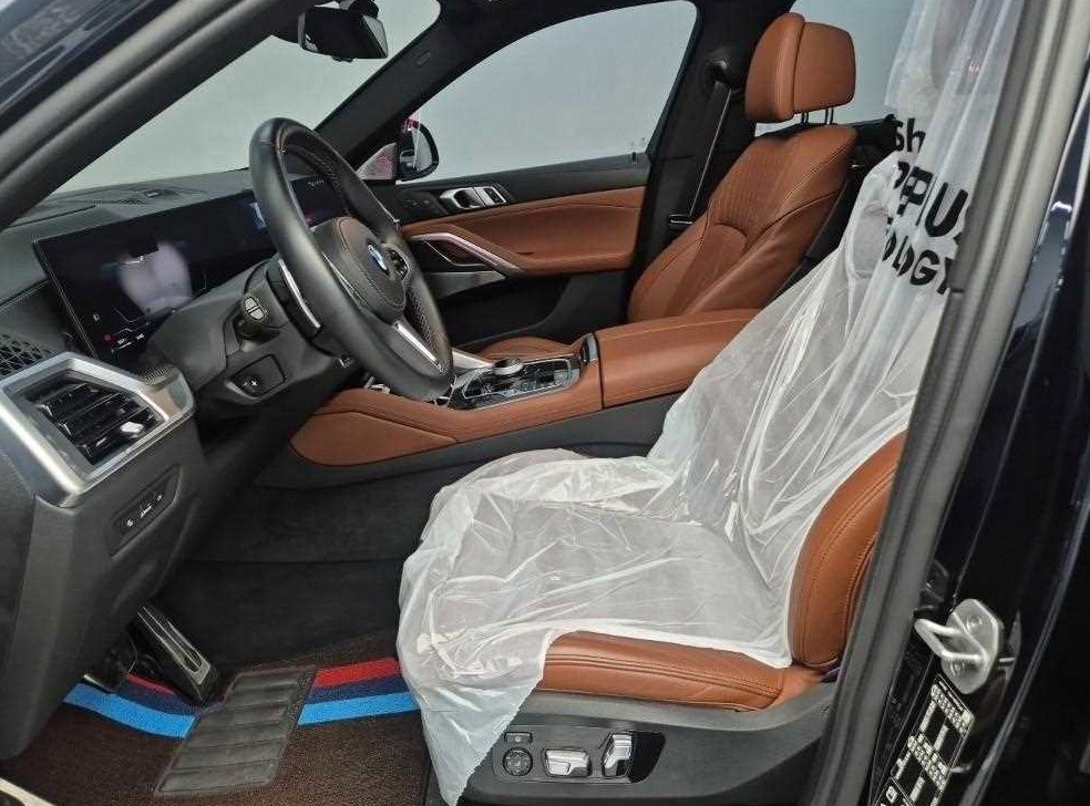 BMW X6 M60i 사진 11