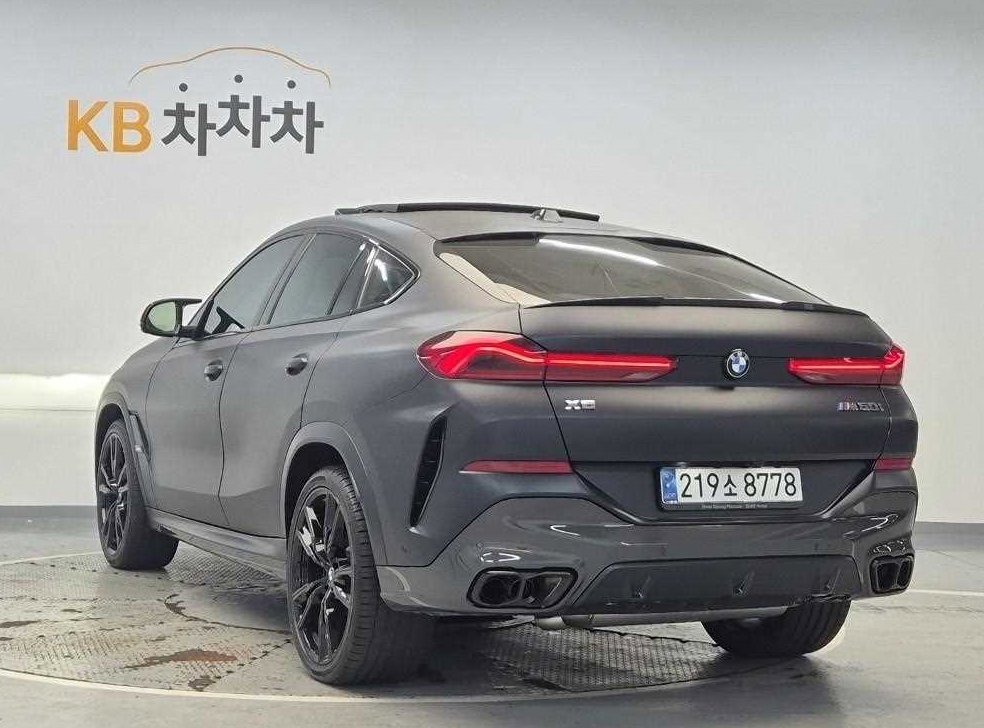 BMW X6 M60i 사진 2