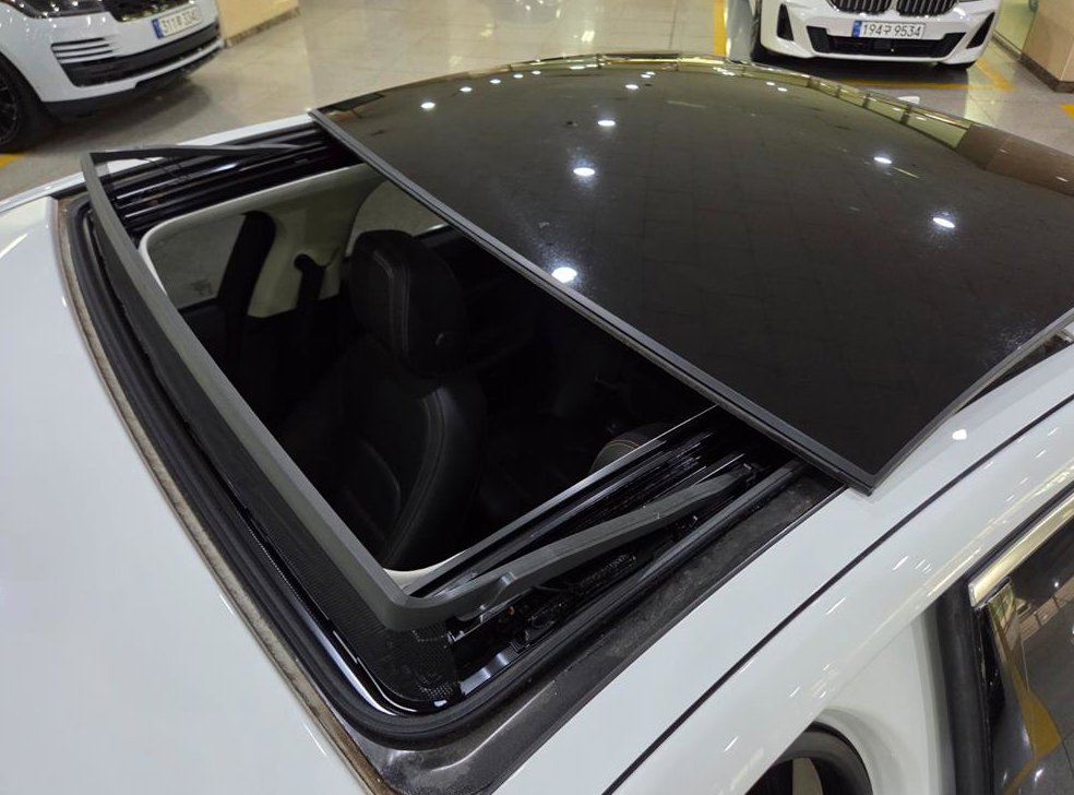 재규어 XE 2.0D 프레스티지 AWD 사진 17
