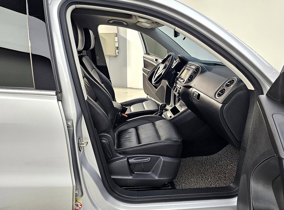 폭스바겐 티구안 2.0 TDI 프리미엄 사진 11