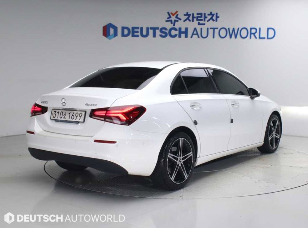 벤츠 A 클래스 A250 4MATIC 세단 사진 2