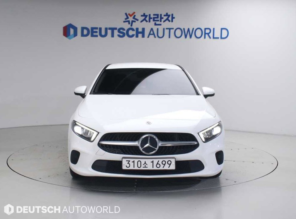 벤츠 A 클래스 A250 4MATIC 세단 사진 3