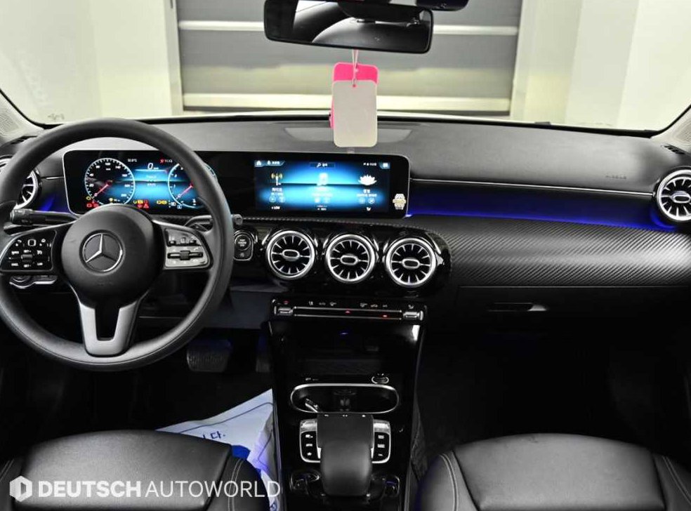 벤츠 A 클래스 A250 4MATIC 세단 사진 7