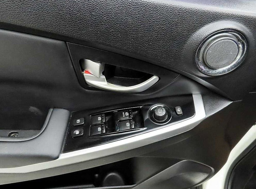 KG모빌리티(쌍용)  코란도 2WD 2.0 CVT 사진 11