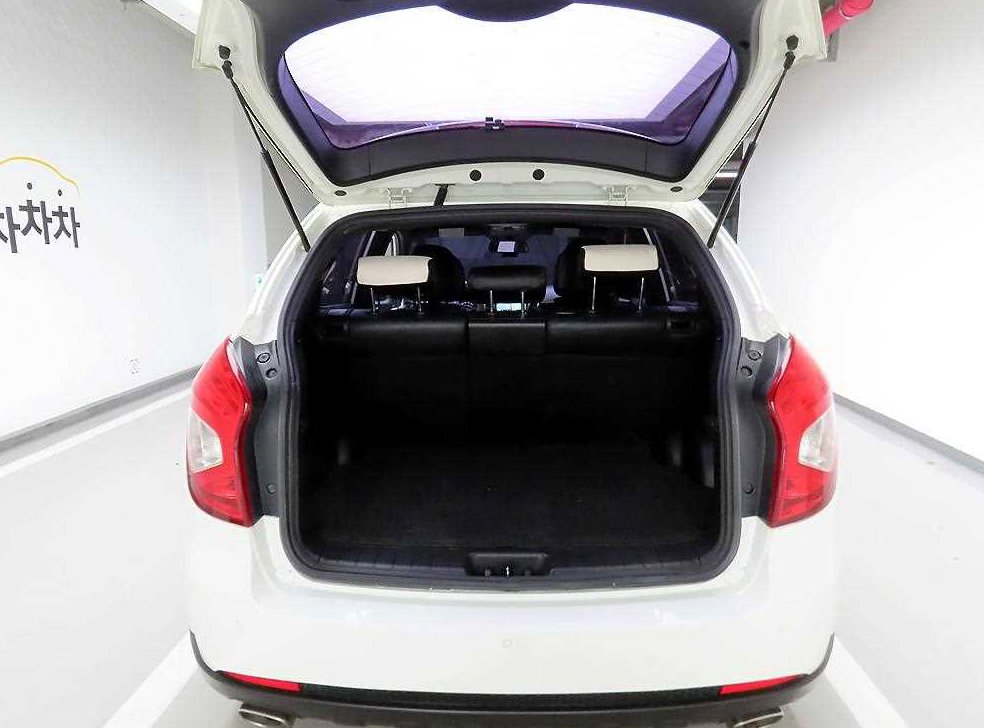 KG모빌리티(쌍용)  코란도 2WD 2.0 CVT 사진 5