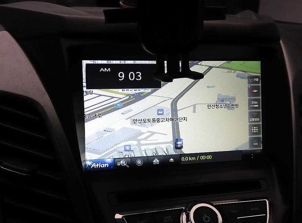 KG모빌리티(쌍용)  코란도 2WD 2.0 CVT 사진 9