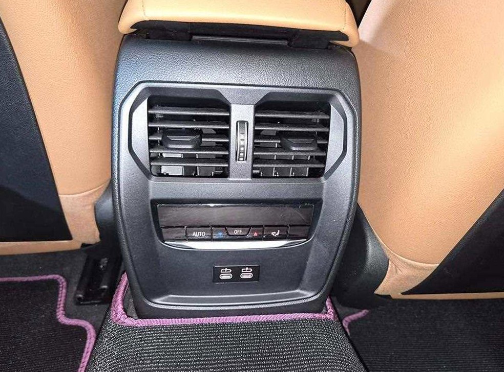 BMW 3시리즈 320i 사진 18