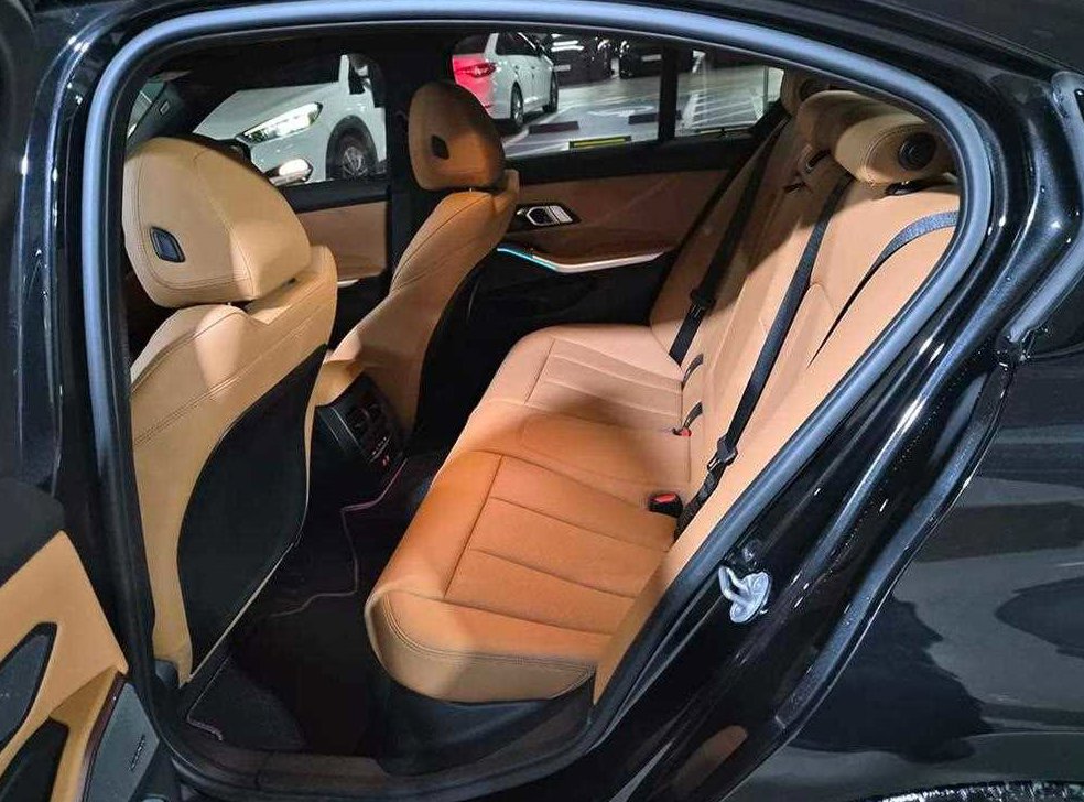 BMW 3시리즈 320i 사진 7