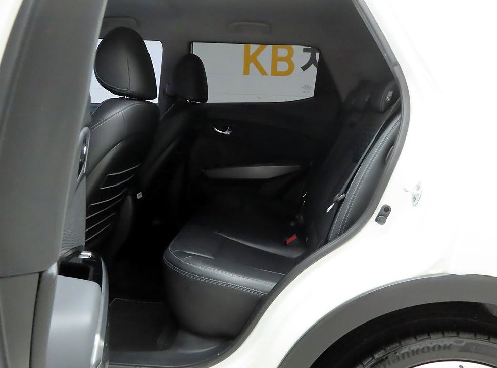 KG모빌리티(쌍용)  티볼리 2WD 가솔린 VX 사진 15